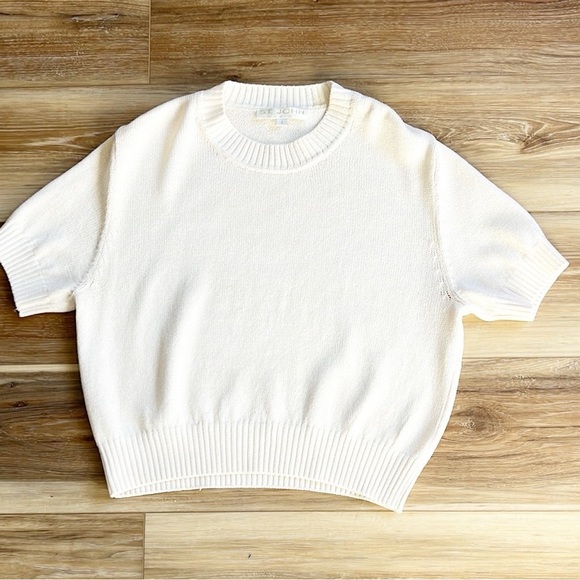 St. John White Sweater - Picture 12 of 12